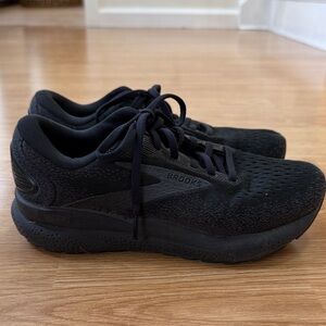 Brooks Jet Black Athletic Sneakers